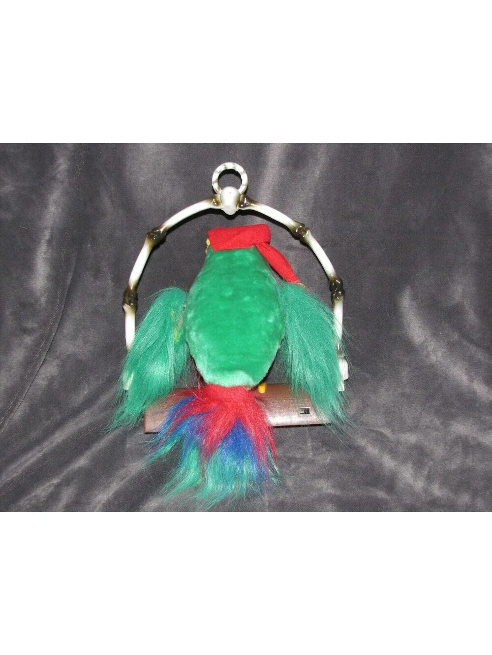 Zizzle 2006 Disney Pirates of the Caribbean Dead Man's Chest Parrot Bird Plush